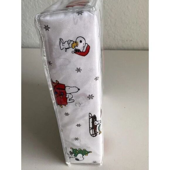 Peanuts Snoopy Charlie Brown Holiday Christmas Queen Size Soft Sheet Set NEW - Picture 15 of 15